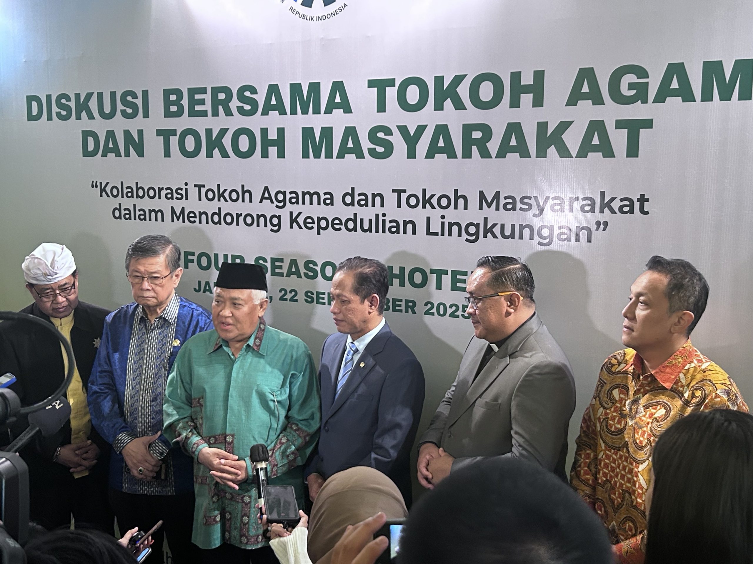 KLH/BPLH Ajak Kolaborasi Tokoh Agama dan Masyarakat Jadi Kunci Atasi Krisis Lingkungan