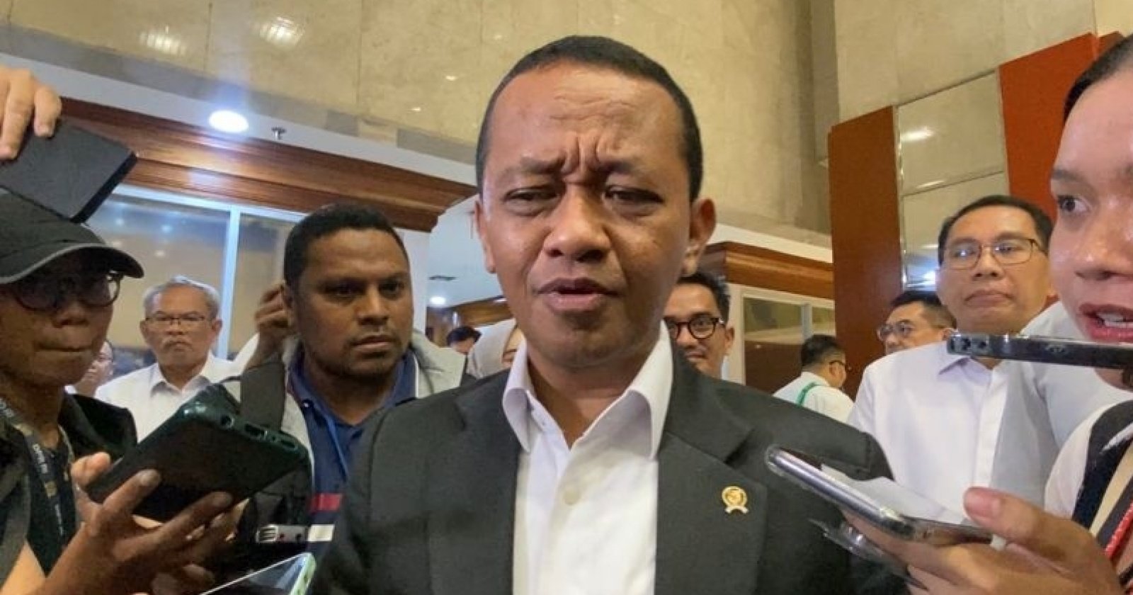 Bahlil Sebut Koperasi-UMKM Kelola Tambang Harus Berlokasi di Daerah Asal