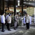 Presiden Prabowo Saksikan Langsung Penyerahan Aset Barang Rampasan Negara dari Tambang Ilegal kepada PT Timah