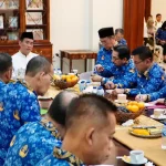 Mentan Pimpin Rapat Penyaluran Bantuan Pangan untuk Bencana Aceh, Sumut, dan Sumbar