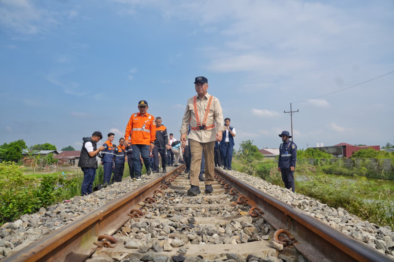 Kemenhub Pulihkan Akses Warga Pasca Banjir, Jalur Kereta Api Medan–Binjai Kembali Tersambung
