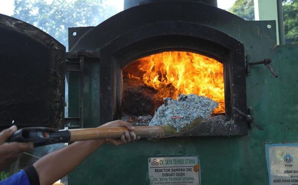 RI Siap Punya Pembangkit Listrik dari Sampah, Menyala di 2027