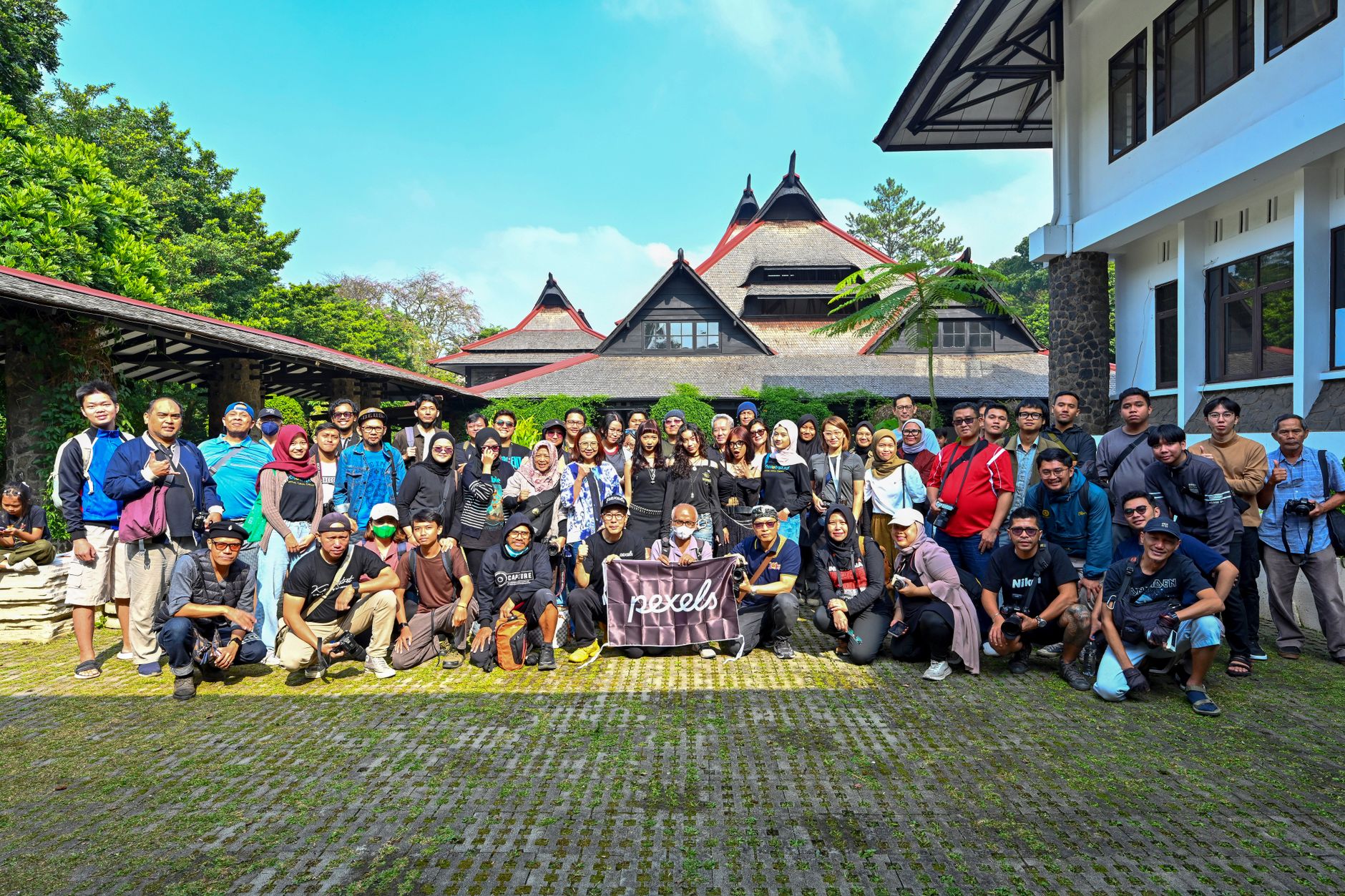 Adopsi teknologi meningkatkan efisiensi bisnis