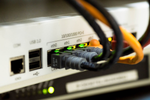 Tren Internet of Things (IoT) di Sektor Manufaktur Modern