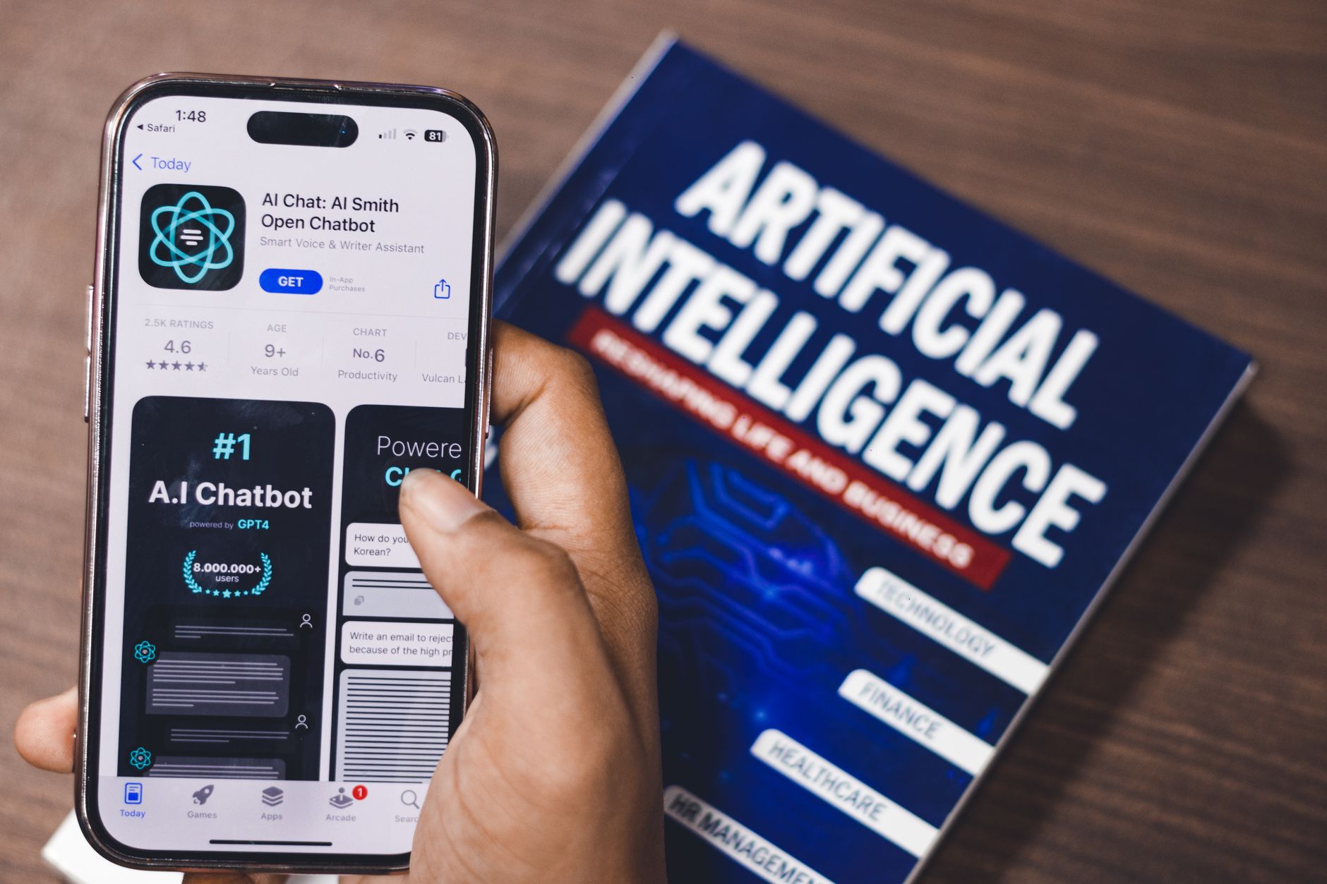 Ilustrasi machine learning yang memproses data keuangan untuk prediksi risiko dan investasi.