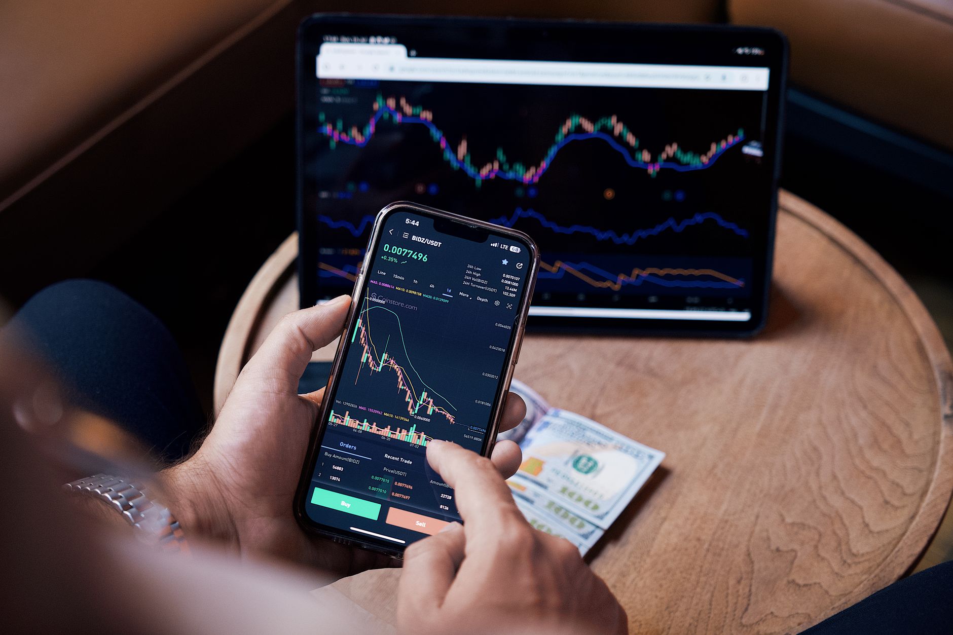 Ilustrasi tren super‑app yang menguasai pasar digital, menampilkan pertumbuhan layanan terintegrasi