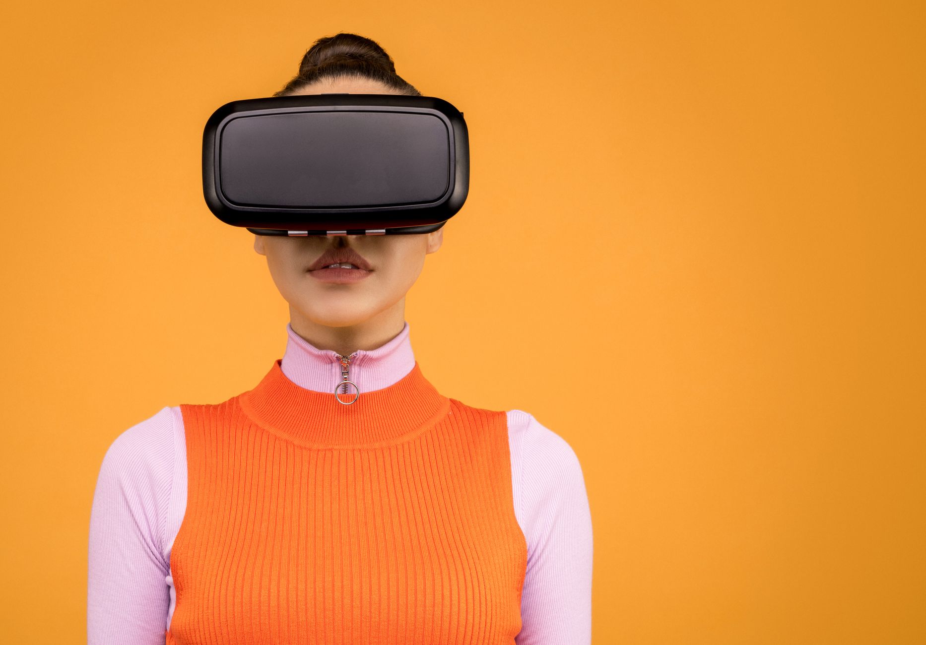 Ilustrasi masa depan metaverse dengan ikon peluang monetisasi bisnis digital