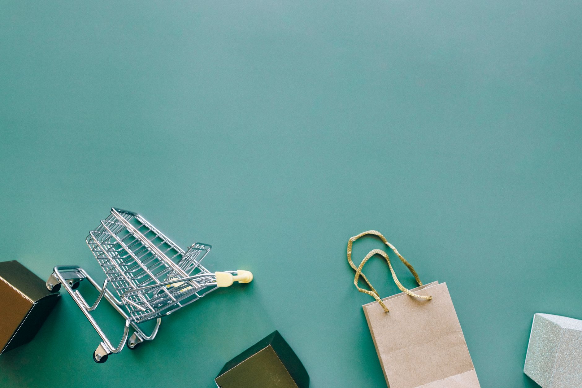 Strategi bisnis ritel menghadapi lonjakan e-commerce dengan transformasi digital dan inovasi