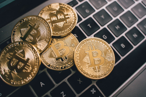 Perkembangan FinTech Peer-to-Peer Lending dan Regulasi OJK: Tips Cepat