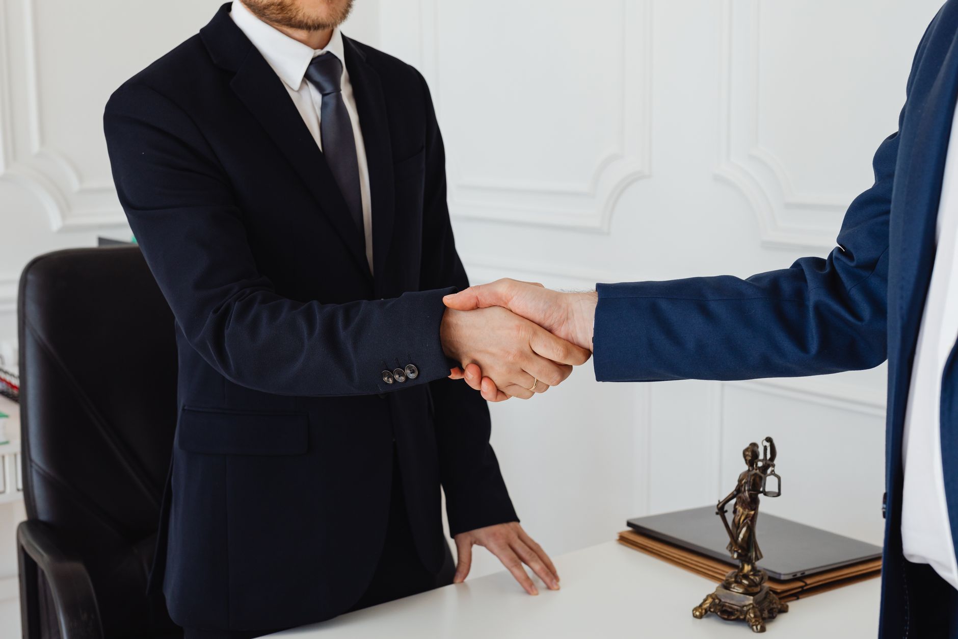 Langkah Hukum Menghadapi Wanprestasi dalam Kerjasama Bisnis Litigasi/Med