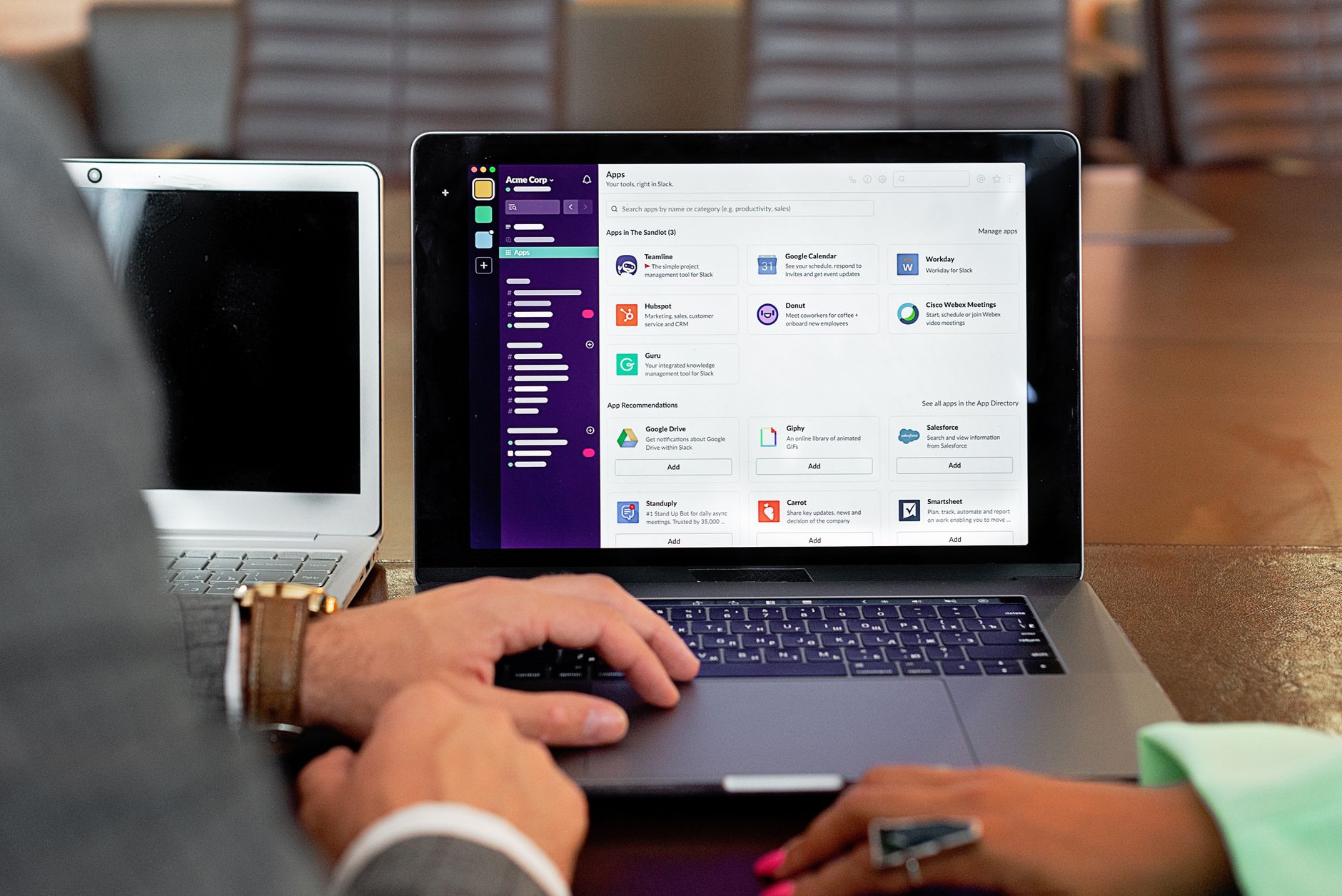 4 Solusi Software ERP Terbaik untuk Efisiensi Operasional Bisnis